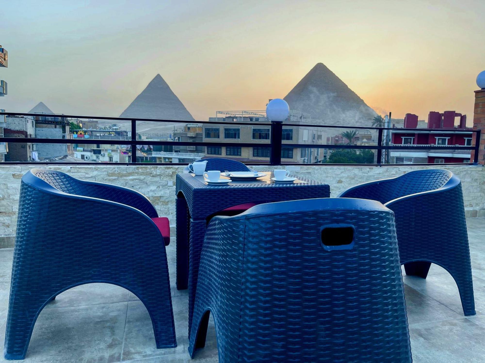 Red Pyramids Hotel
