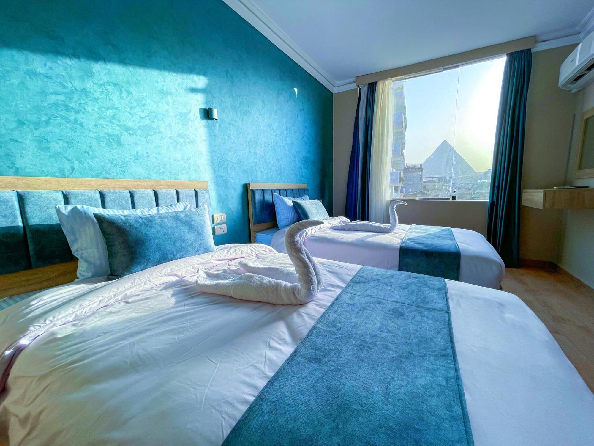 Red Pyramids Hotel